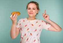 Adult Acne Diet: What foods to eat and avoid to treat acne? adult/hormonal acne diet