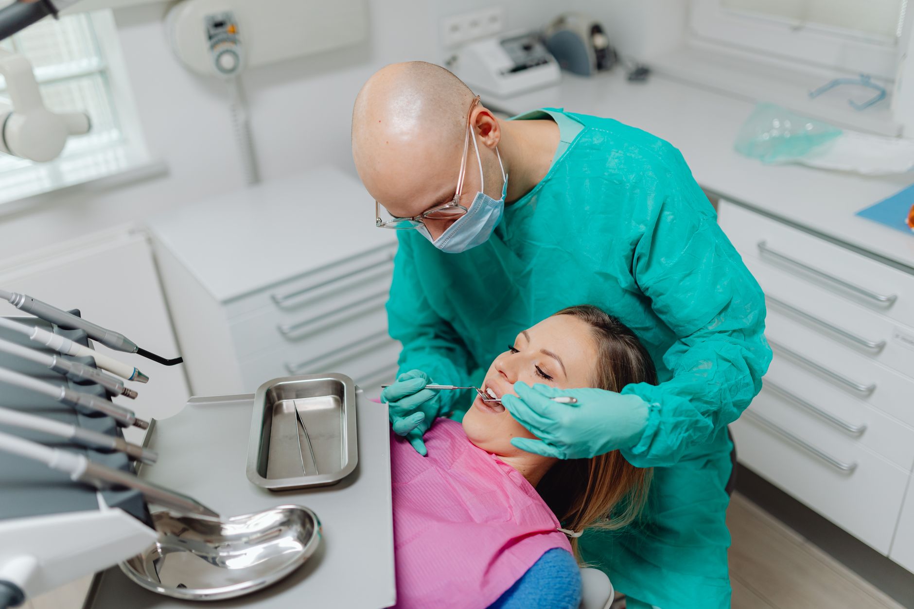 A person resting at home to recover and avoid spreading is tonsillitis contagious.